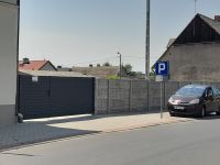 Brama wjazdowa na parking, Poznańska 7